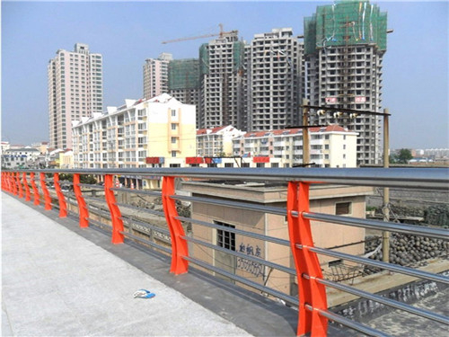 不銹鋼復(fù)合管護(hù)欄